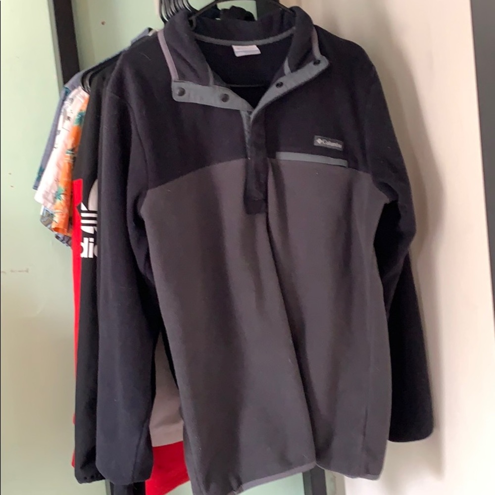 Columbia fleece sweater